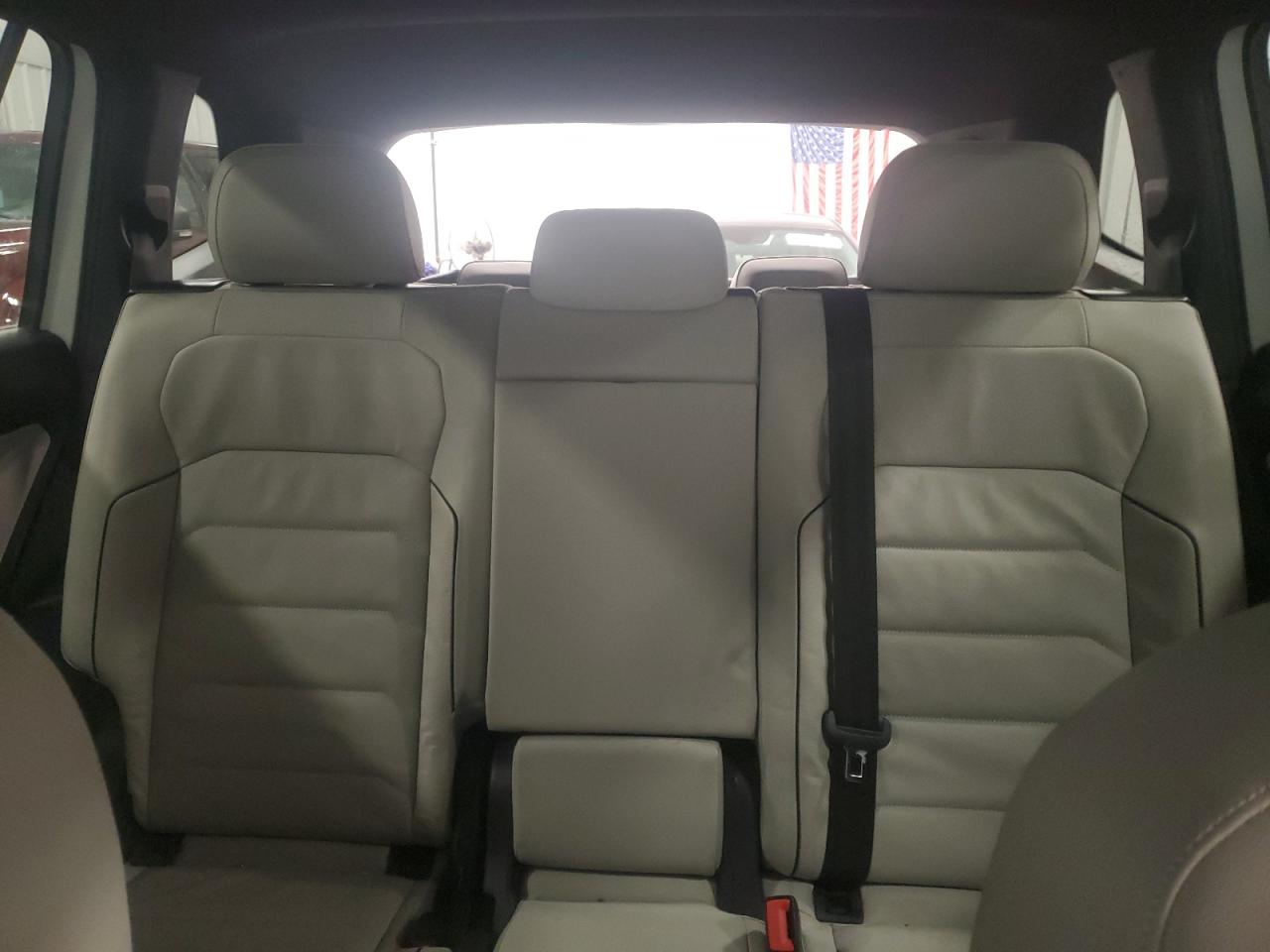 2020 Volkswagen Tiguan - Image 10