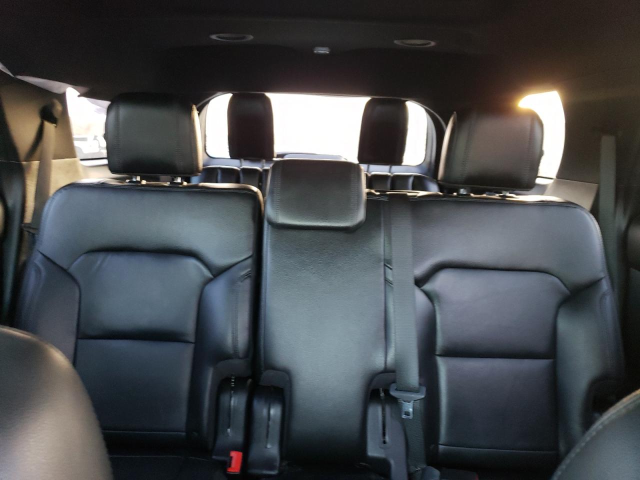 2017 Ford Explorer - Image 10