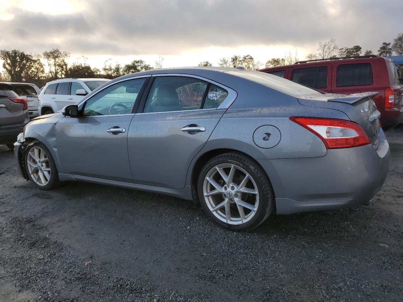2009 Nissan Maxima - Image 2