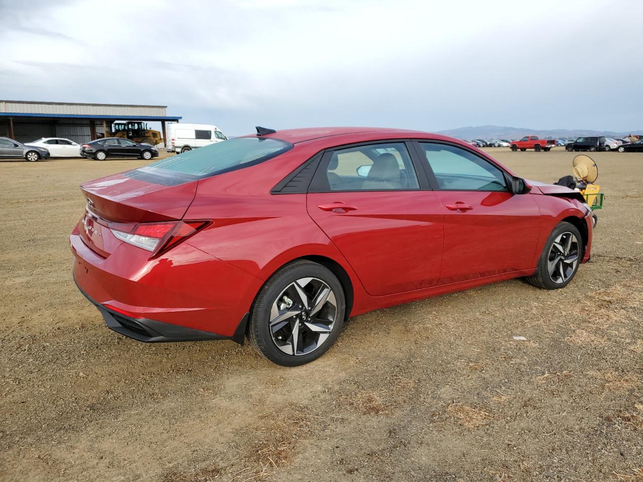 2023 Hyundai Elantra - Image 3
