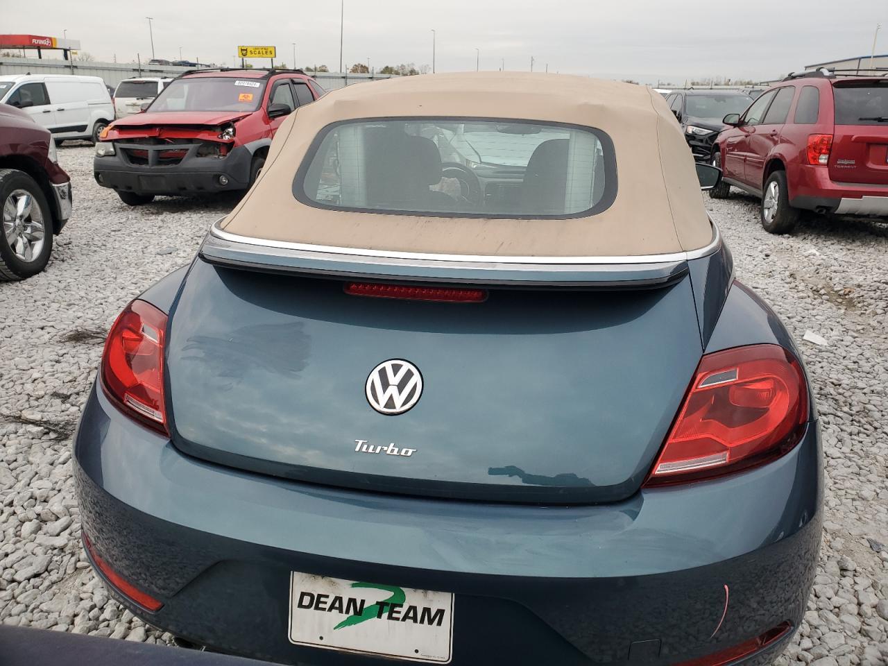2018 Volkswagen Beetle - Image 6