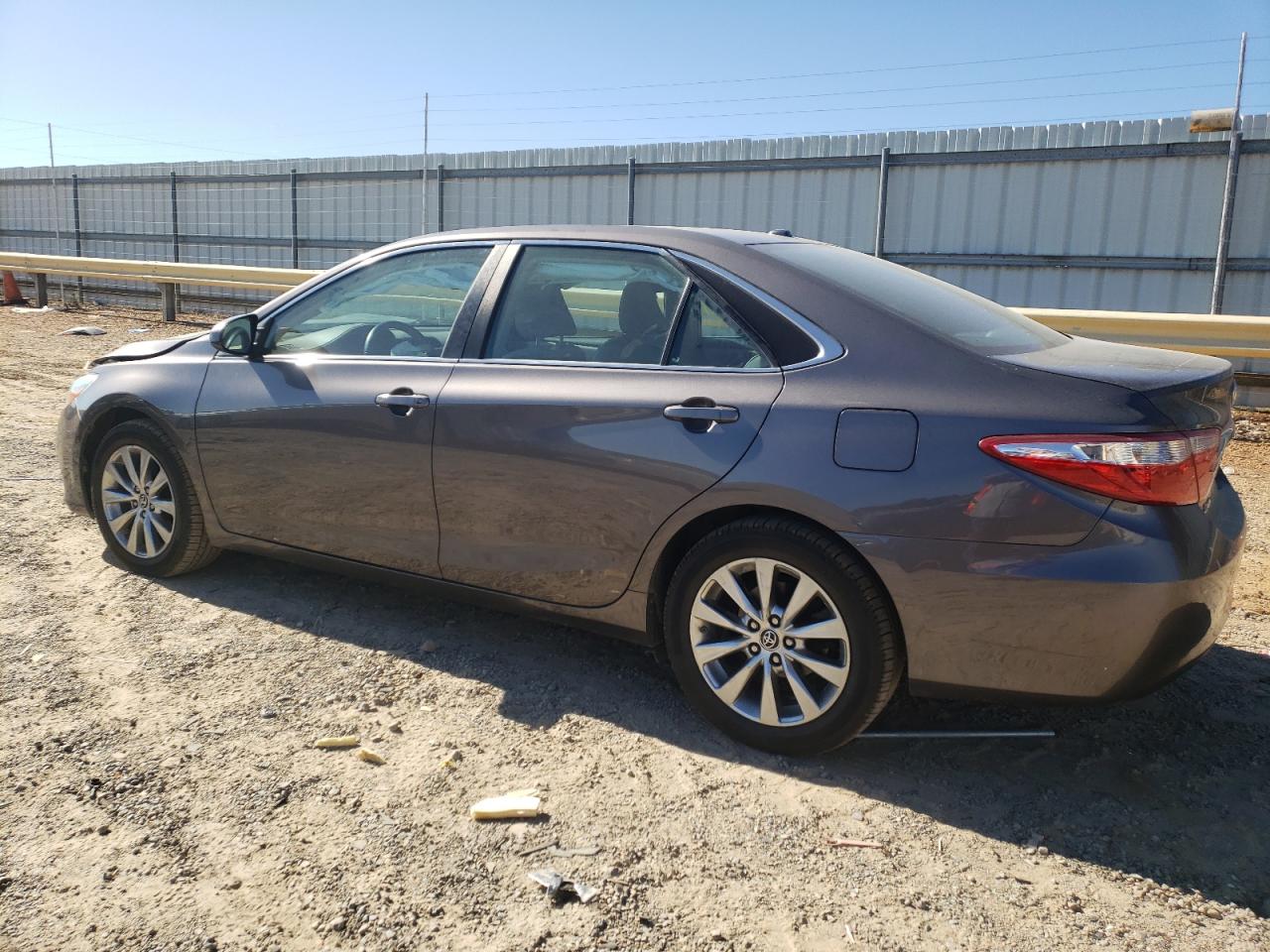 VIN 4T1BF1FK3FU886365 2015 TOYOTA CAMRY no.2