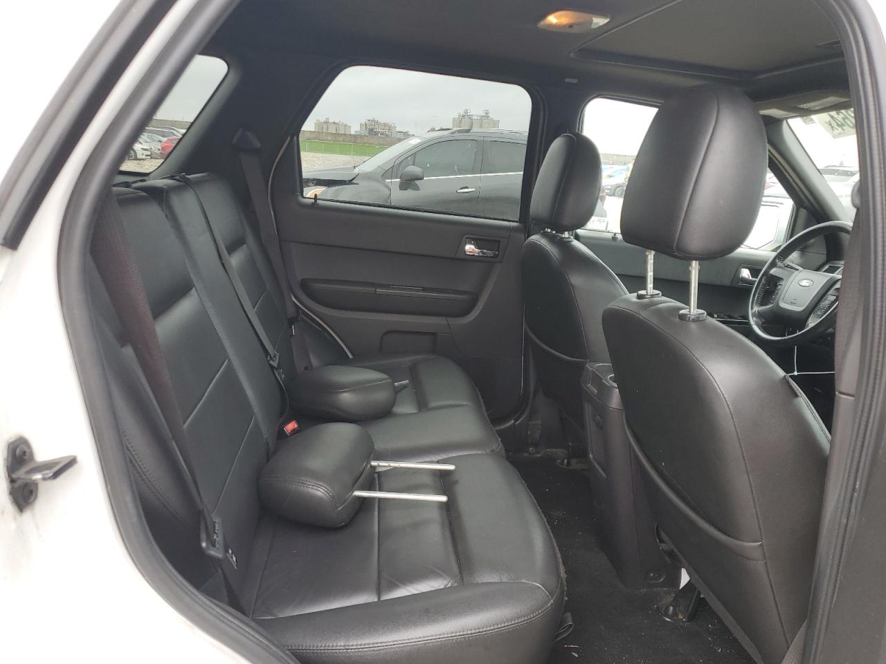 2008 Ford Escape - Image 10