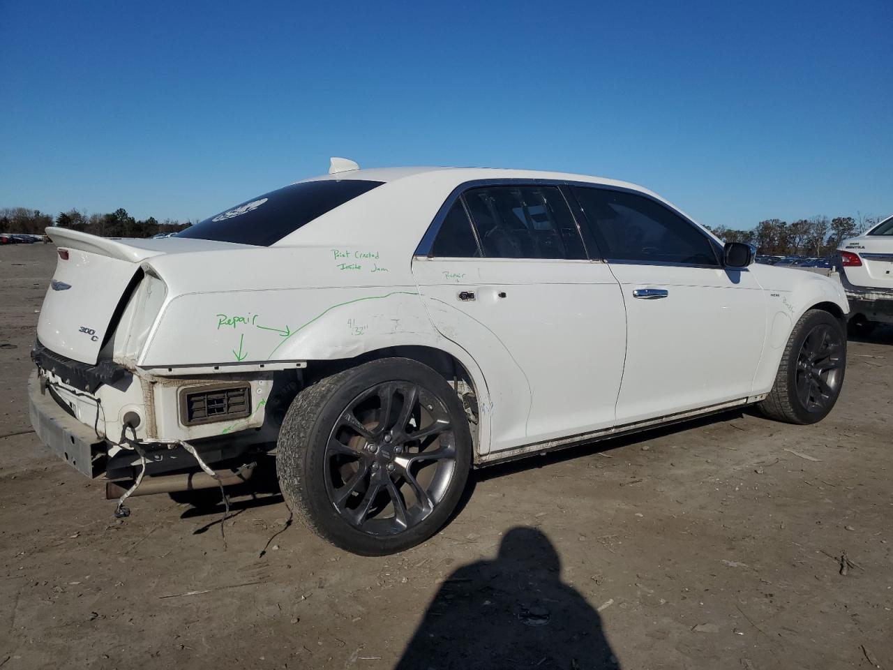 VIN 2C3CCAET9FH922210 2015 CHRYSLER 300 no.3