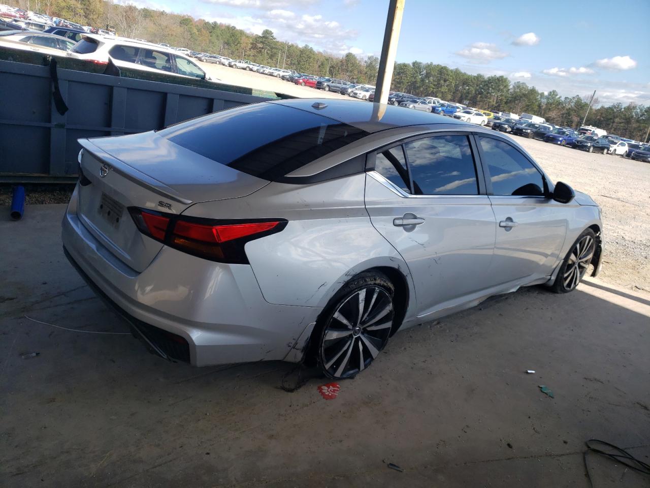 2019 Nissan Altima - Image 3