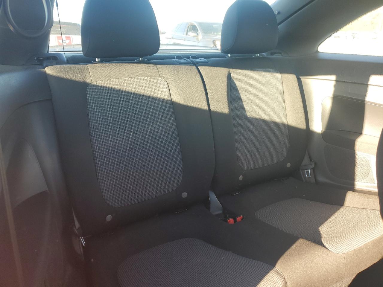2019 Volkswagen Beetle - Image 10