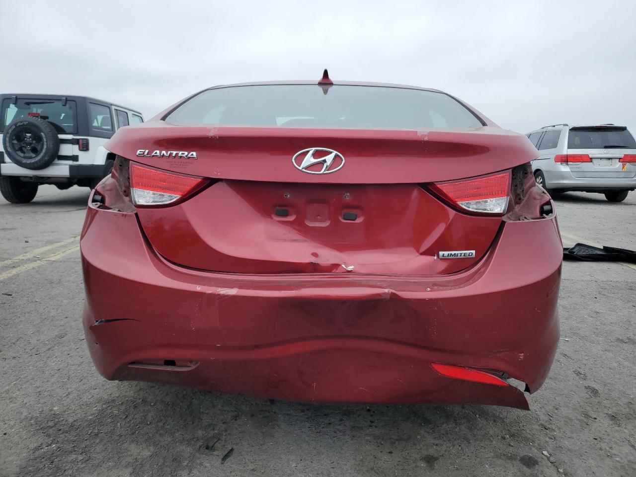 2013 Hyundai Elantra - Image 6