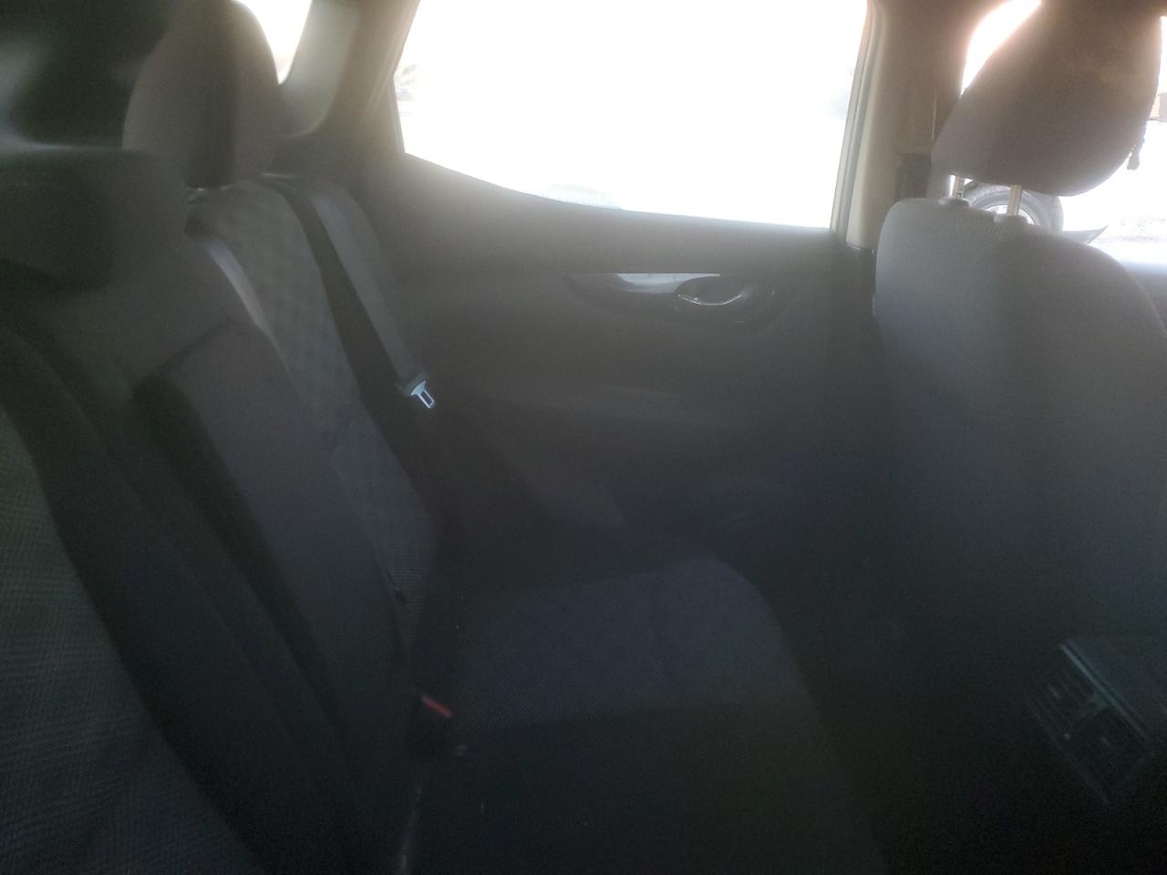 2017 Nissan Rogue - Image 11