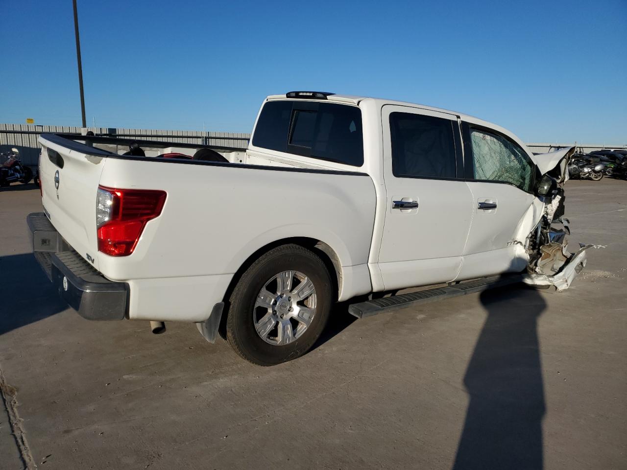 2017 Nissan Titan - Image 3
