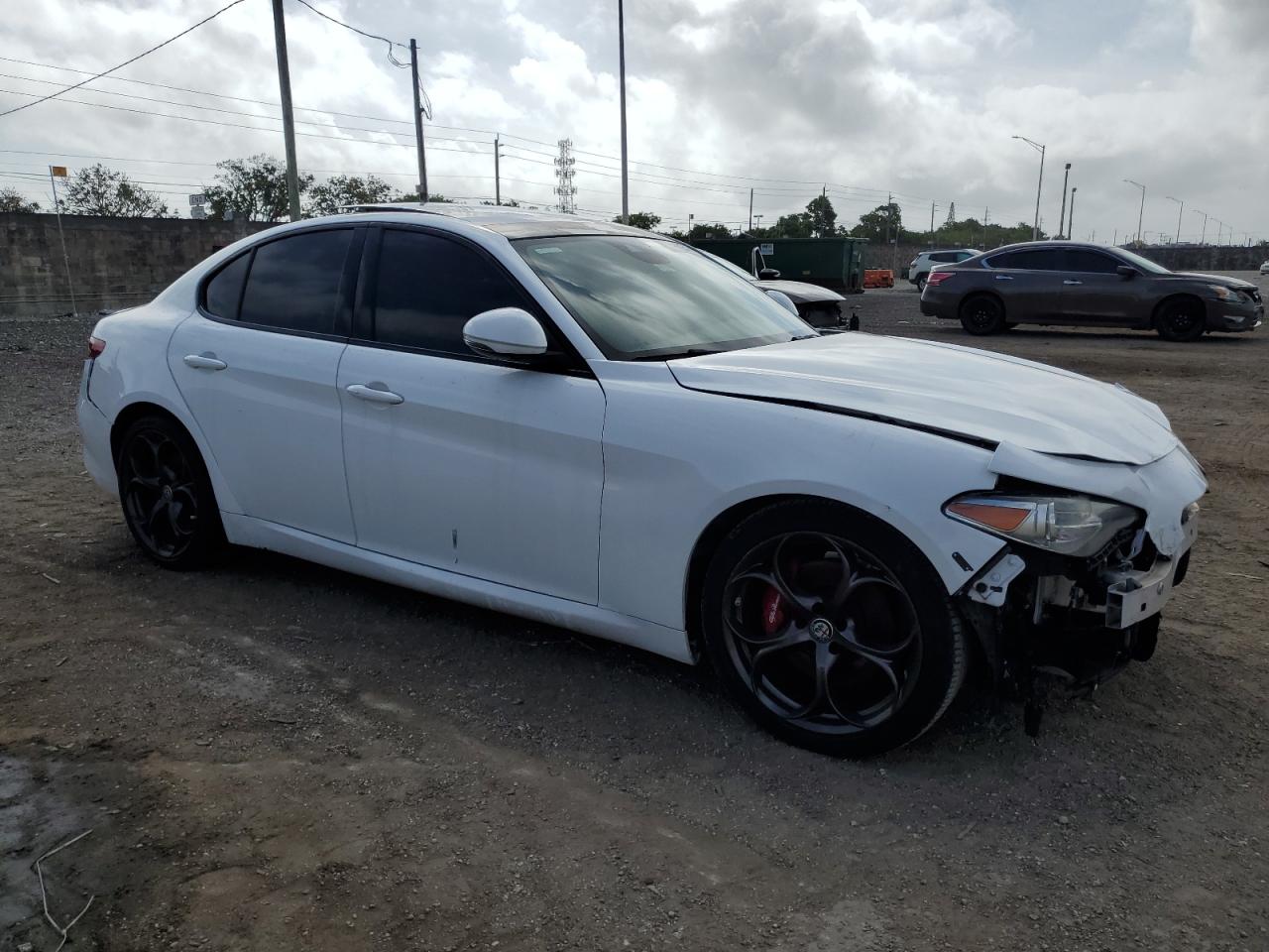 2018 Alfa Romeo Giulia - Image 4