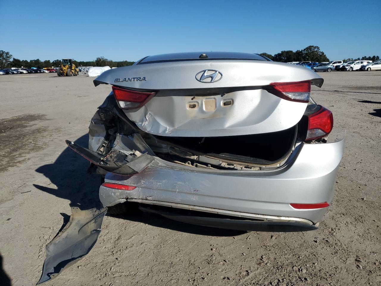 2015 Hyundai Elantra - Image 6