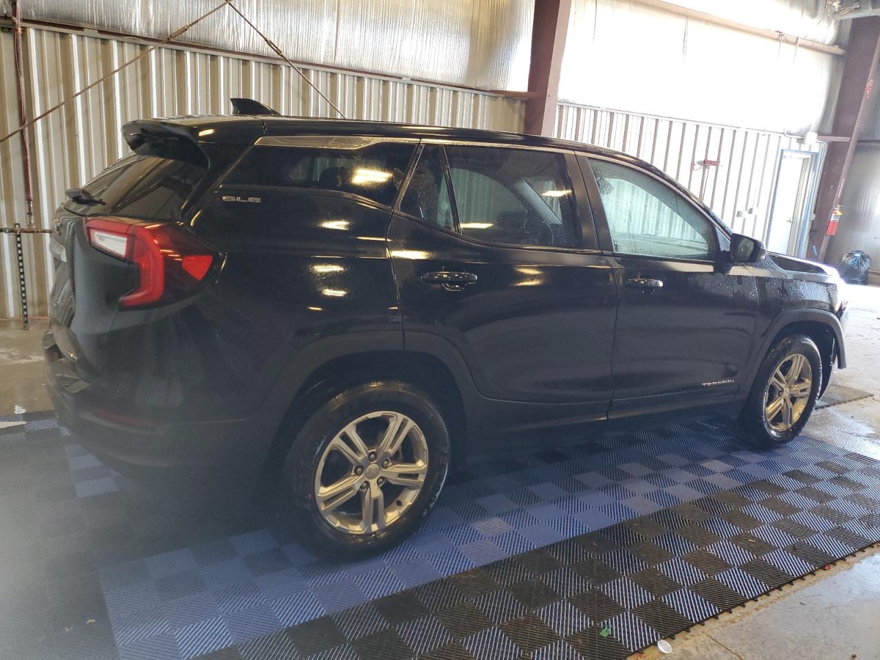 2022 GMC Terrain - Image 3