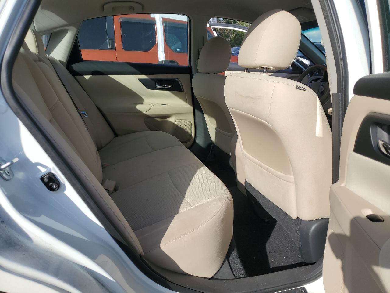 2015 Nissan Altima - Image 10