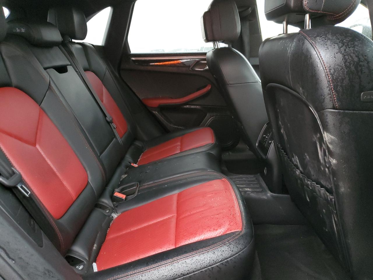 2018 Porsche Macan - Image 11