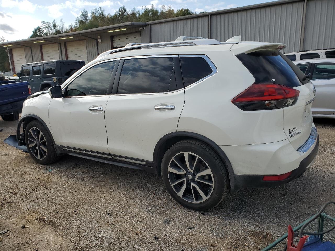 2018 Nissan Rogue - Image 2