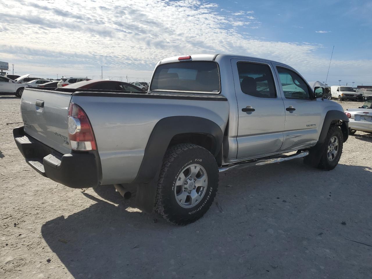2011 Toyota Tacoma - Image 3