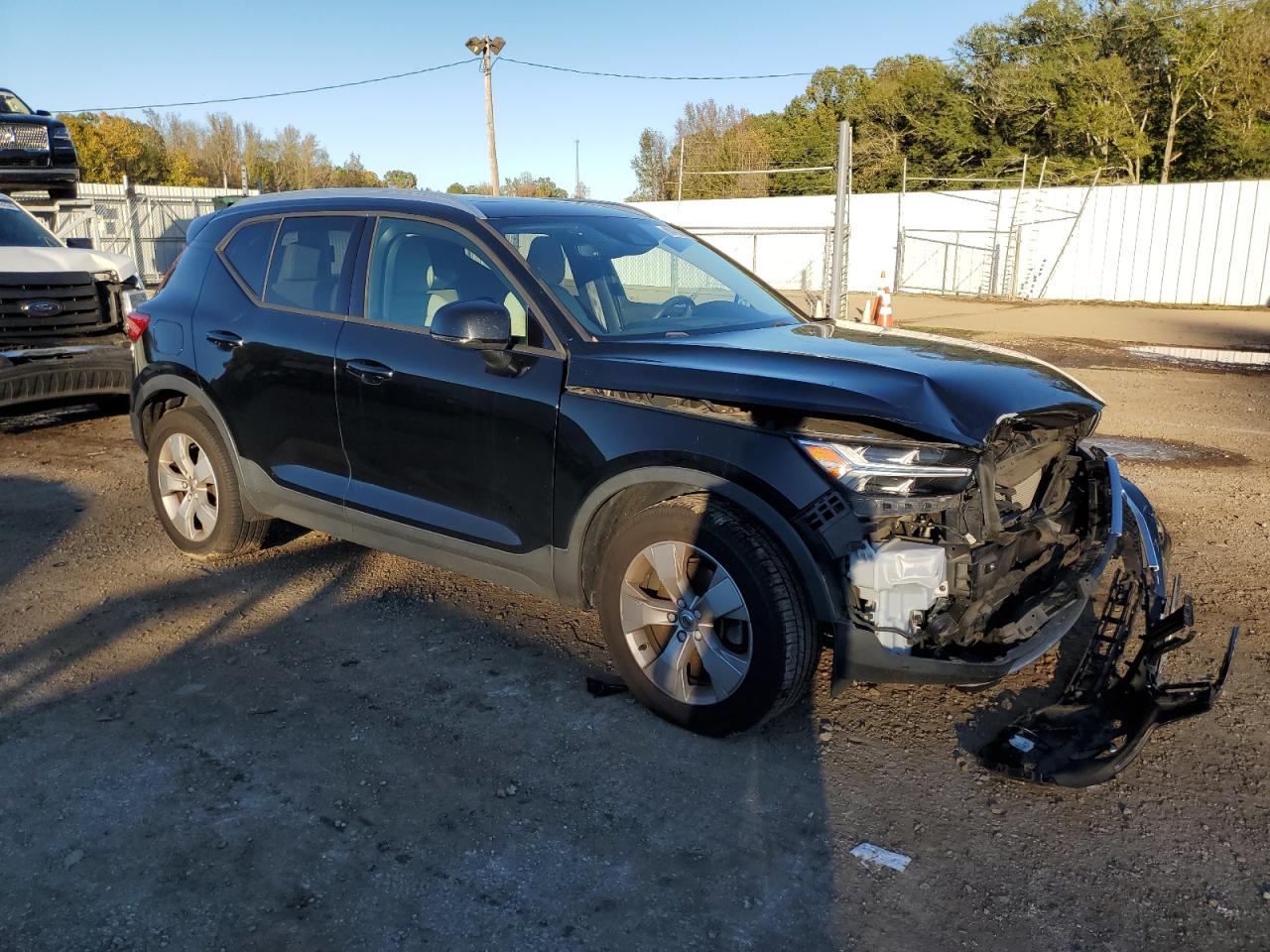 2019 Volvo XC40 - Image 4