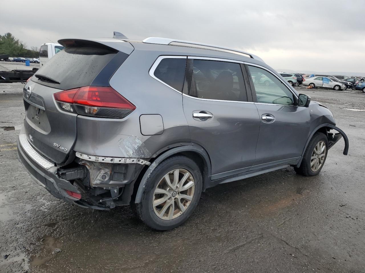 2018 Nissan Rogue - Image 3