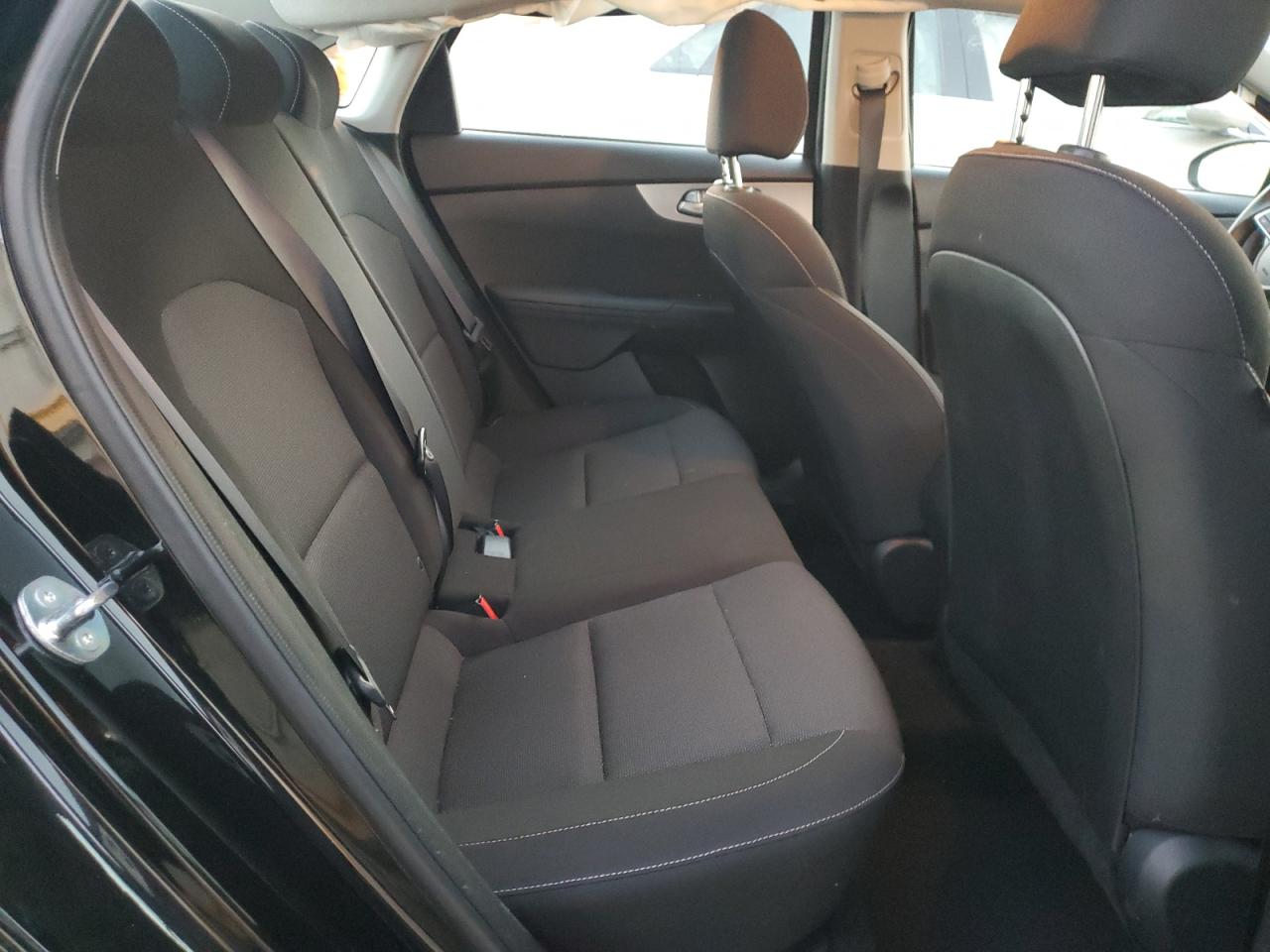 2024 Kia Forte - Image 10