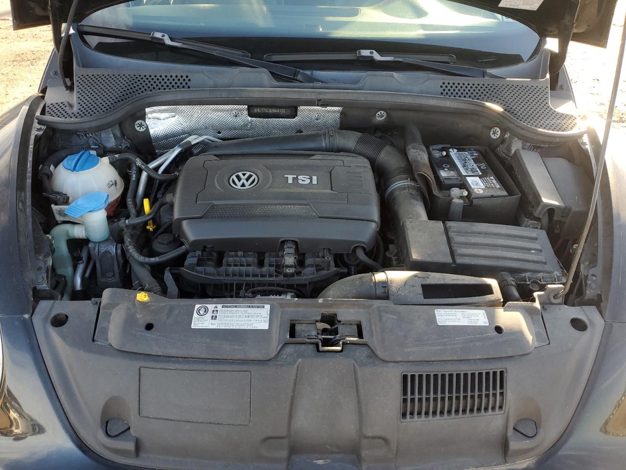 2014 Volkswagen Beetle - Image 11