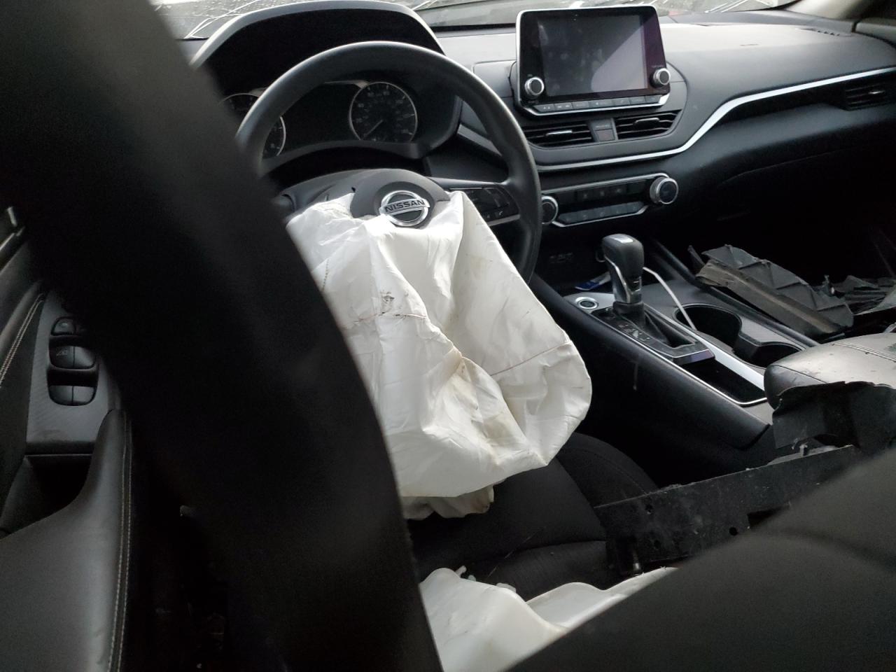 2019 Nissan Altima - Image 8