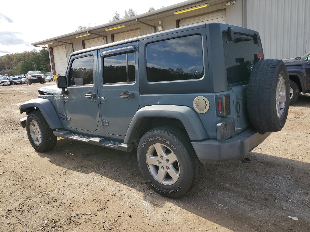 1C4HJWDG2FL682168 2015 JEEP WRANGLER - Image 2