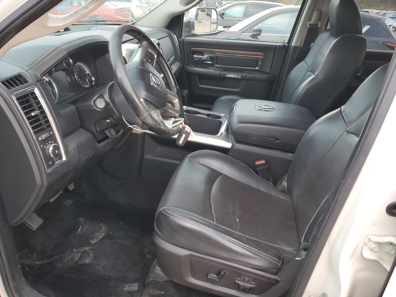 2016 RAM 1500 - Image 7