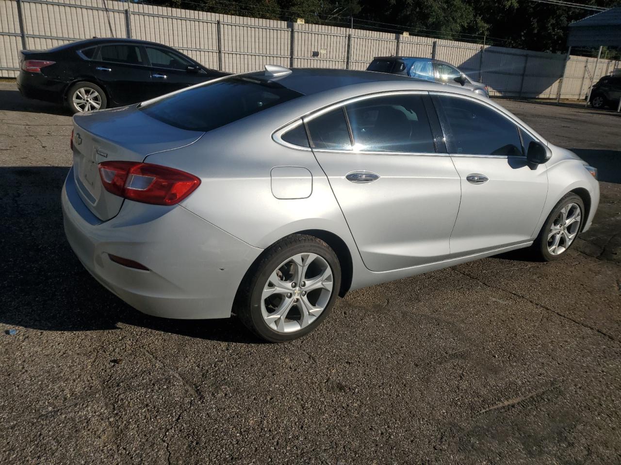 2017 Chevrolet Cruze - Image 3