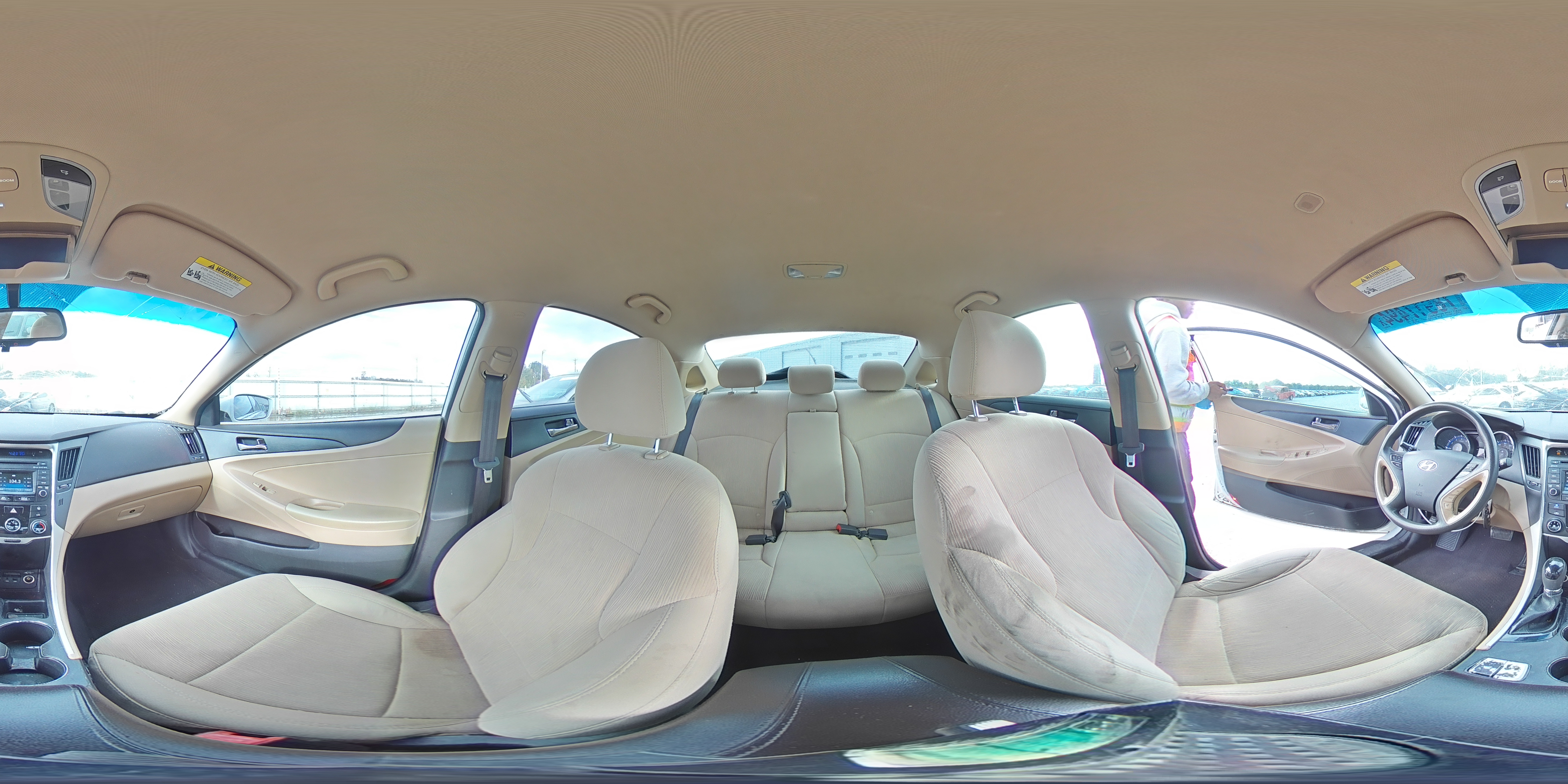 2014 Hyundai Sonata - Image 14