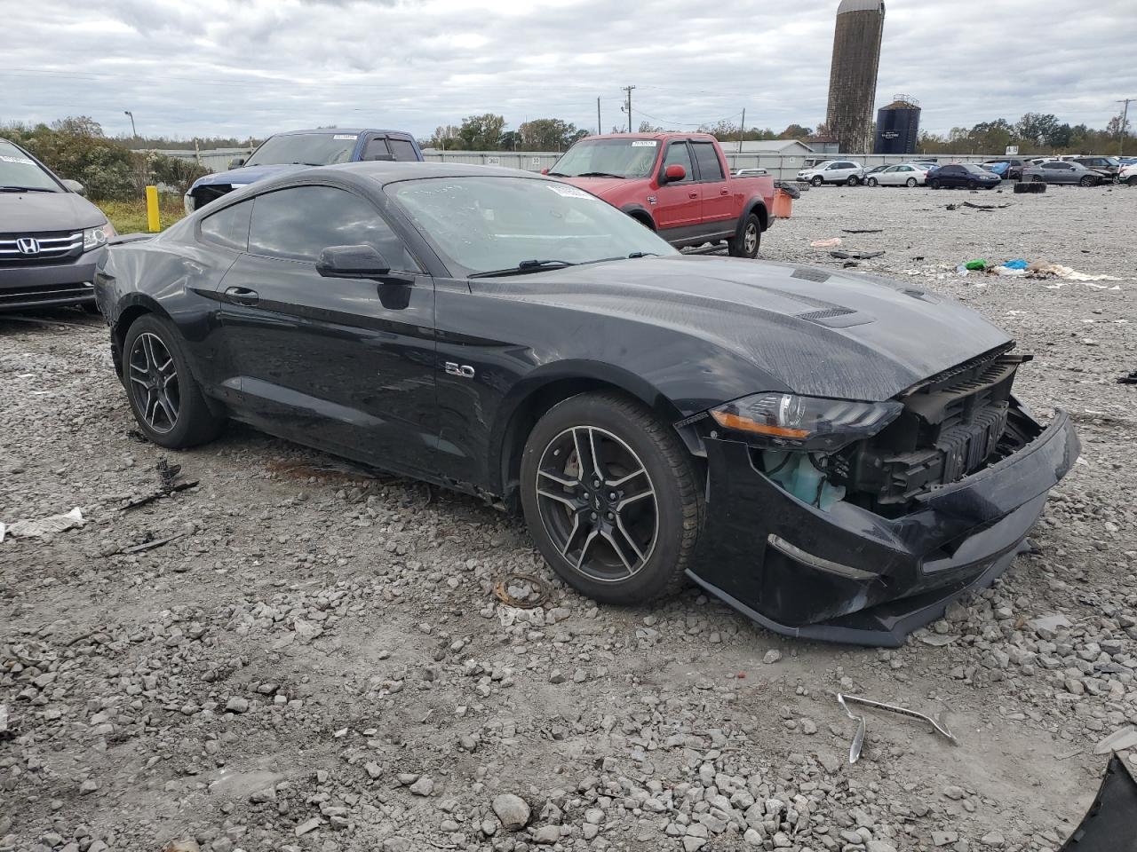 VIN 1FA6P8CF7J5116827 2018 FORD MUSTANG no.4