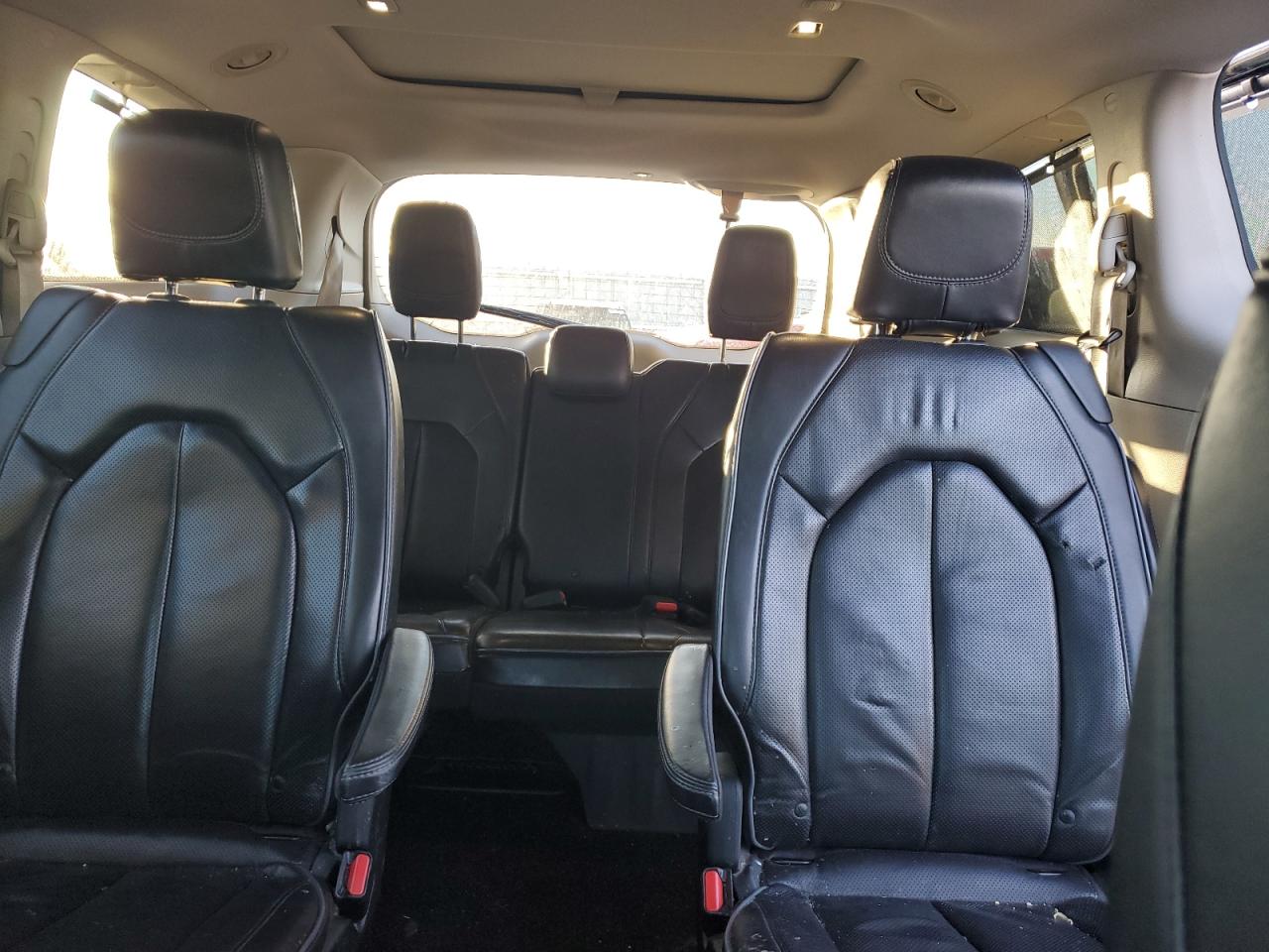 2019 Chrysler Pacifica - Image 10