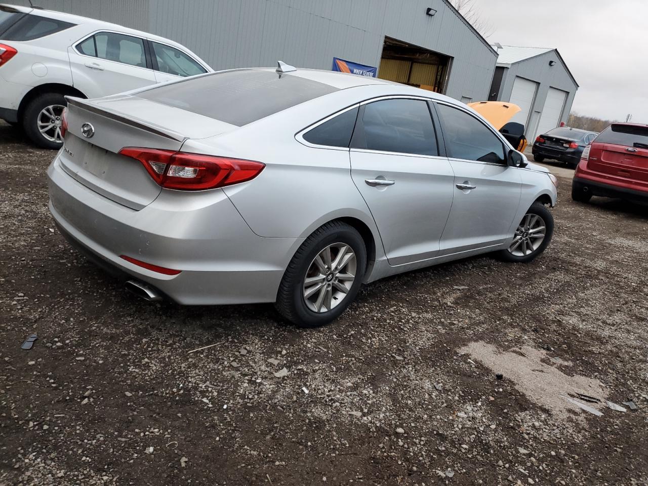 2017 Hyundai Sonata - Image 3