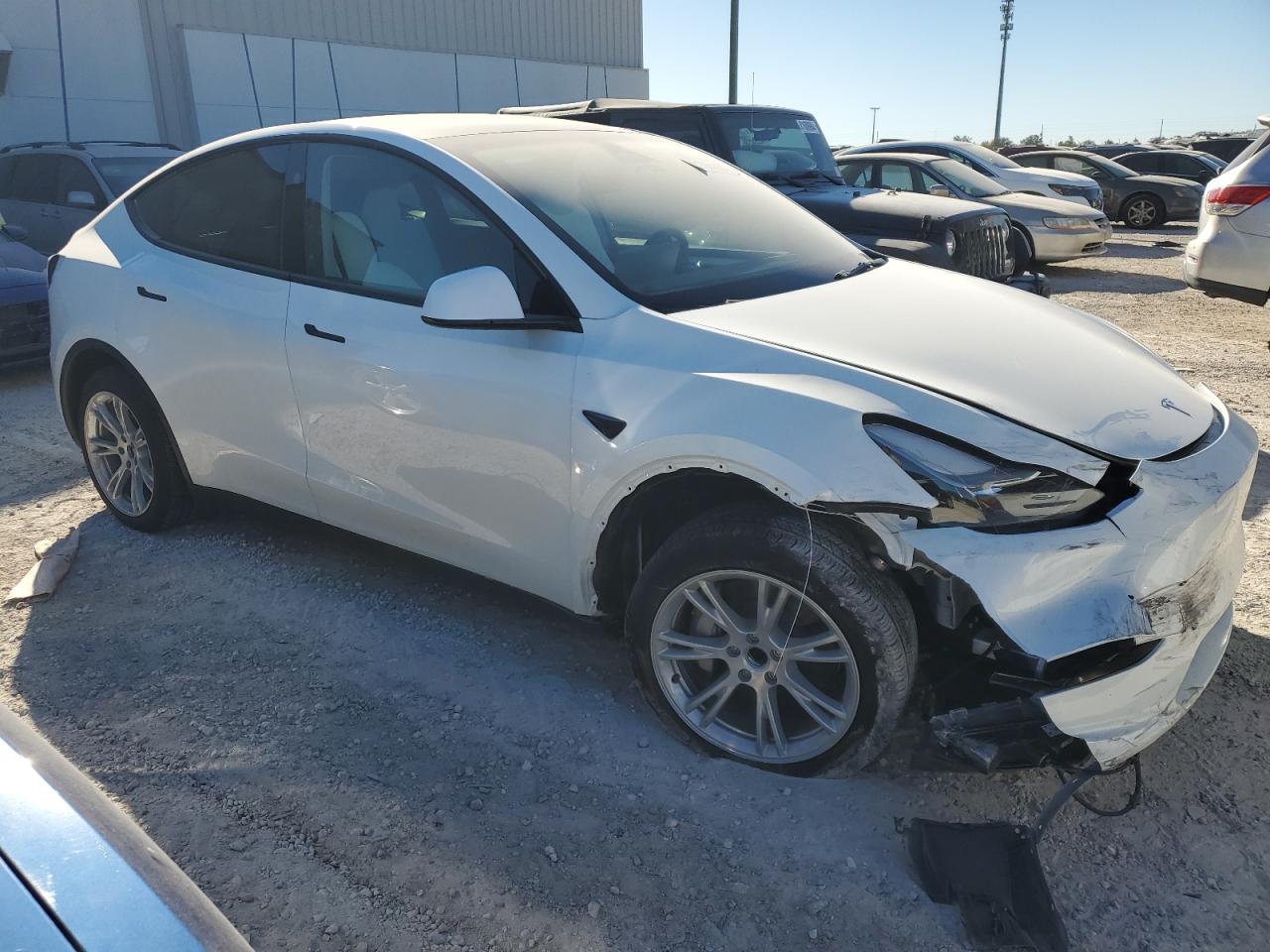 VIN 7SAYGDED2RF095390 2024 TESLA MODEL Y no.4