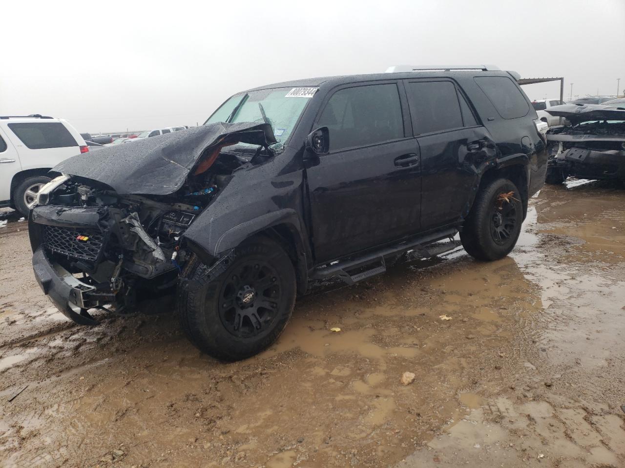 VIN JTEBU5JR0J5606566 2018 TOYOTA 4RUNNER no.1