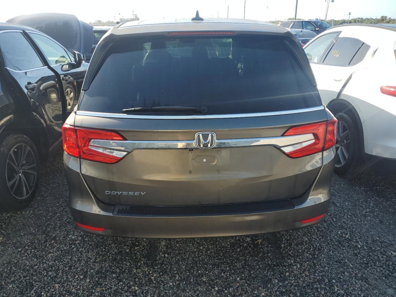 2018 Honda Odyssey - Image 6