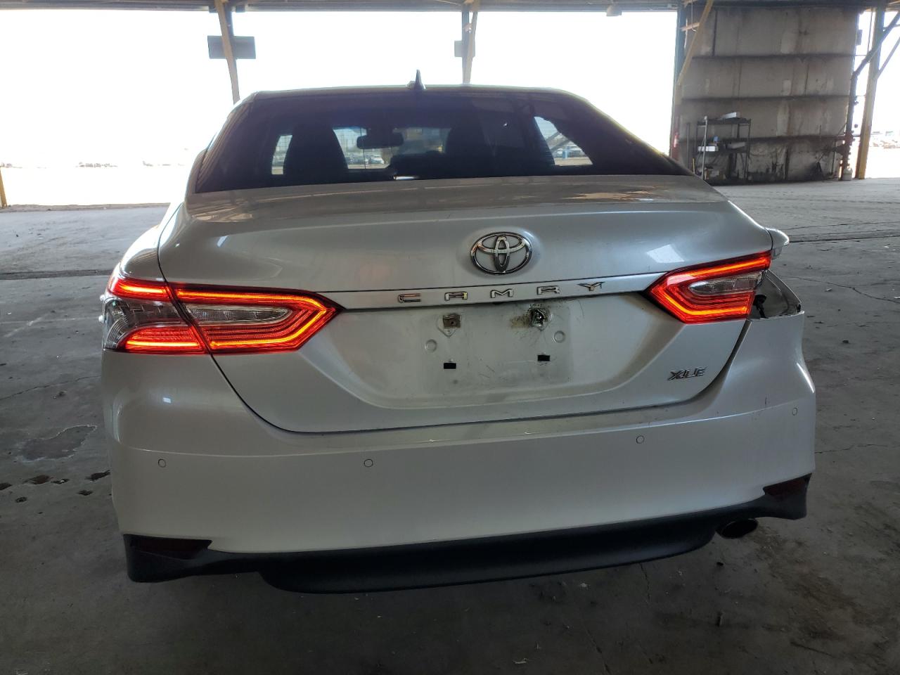 VIN 4T1B11HKXJU024393 2018 TOYOTA CAMRY no.6