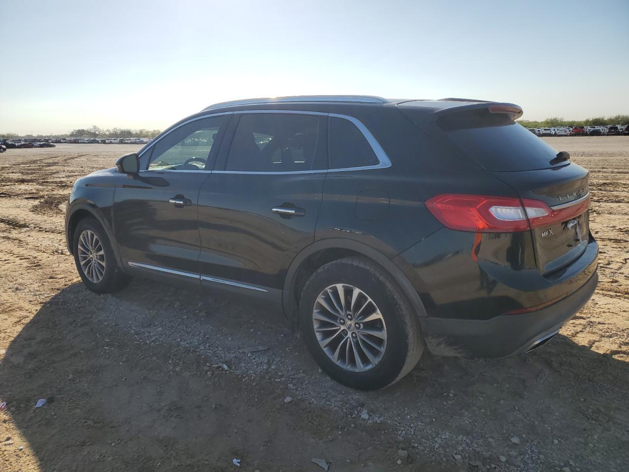 VIN 2LMTJ6KR2GBL71775 2016 LINCOLN MKX no.2