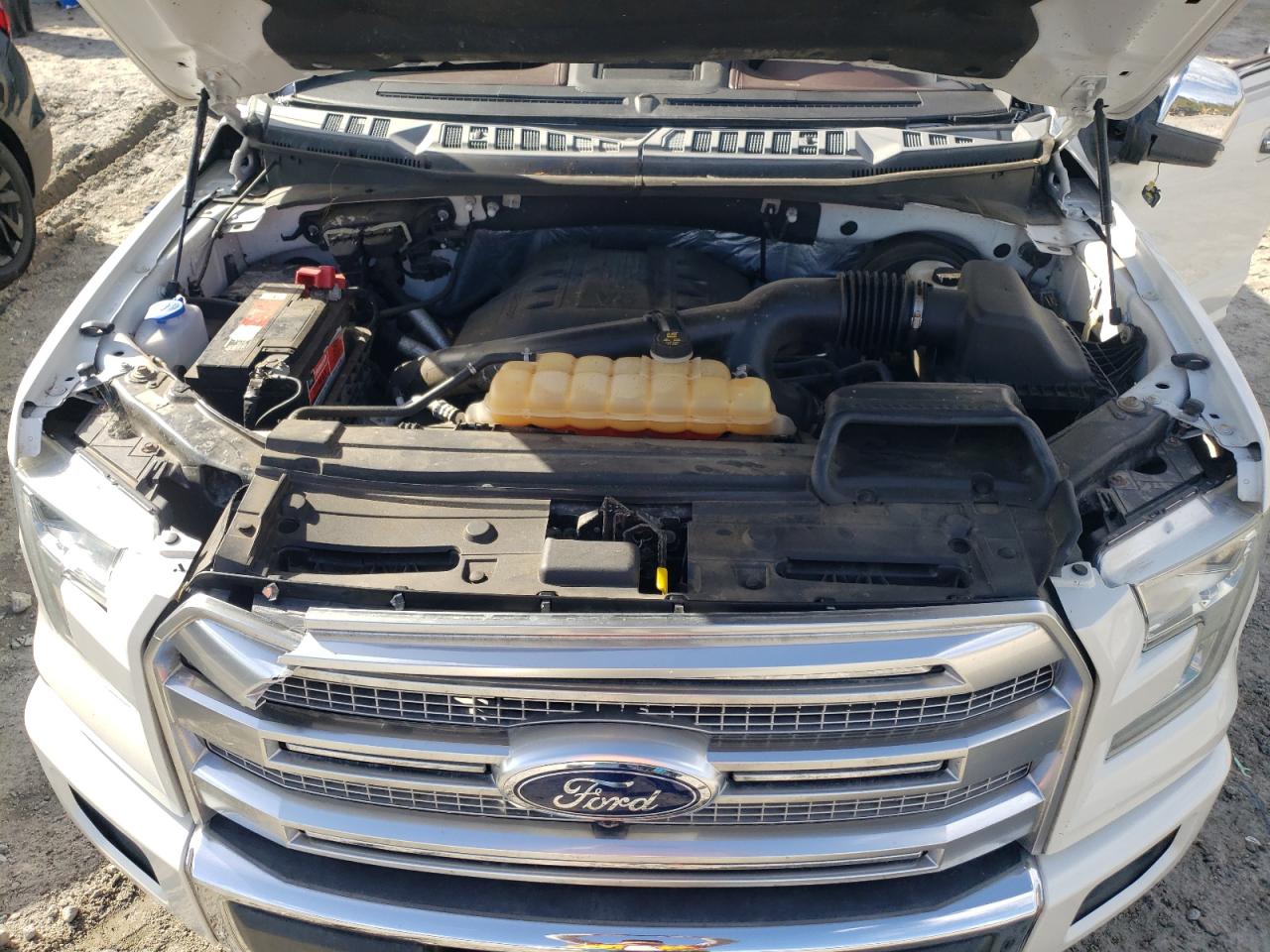 2015 Ford F-150 - Image 11