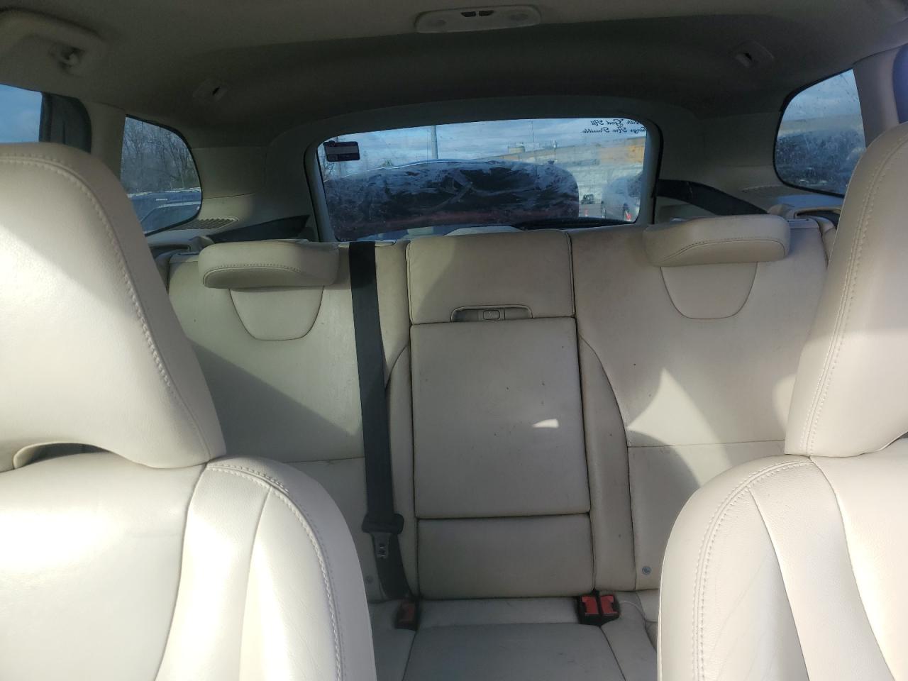 2016 Volvo XC60 - Image 10