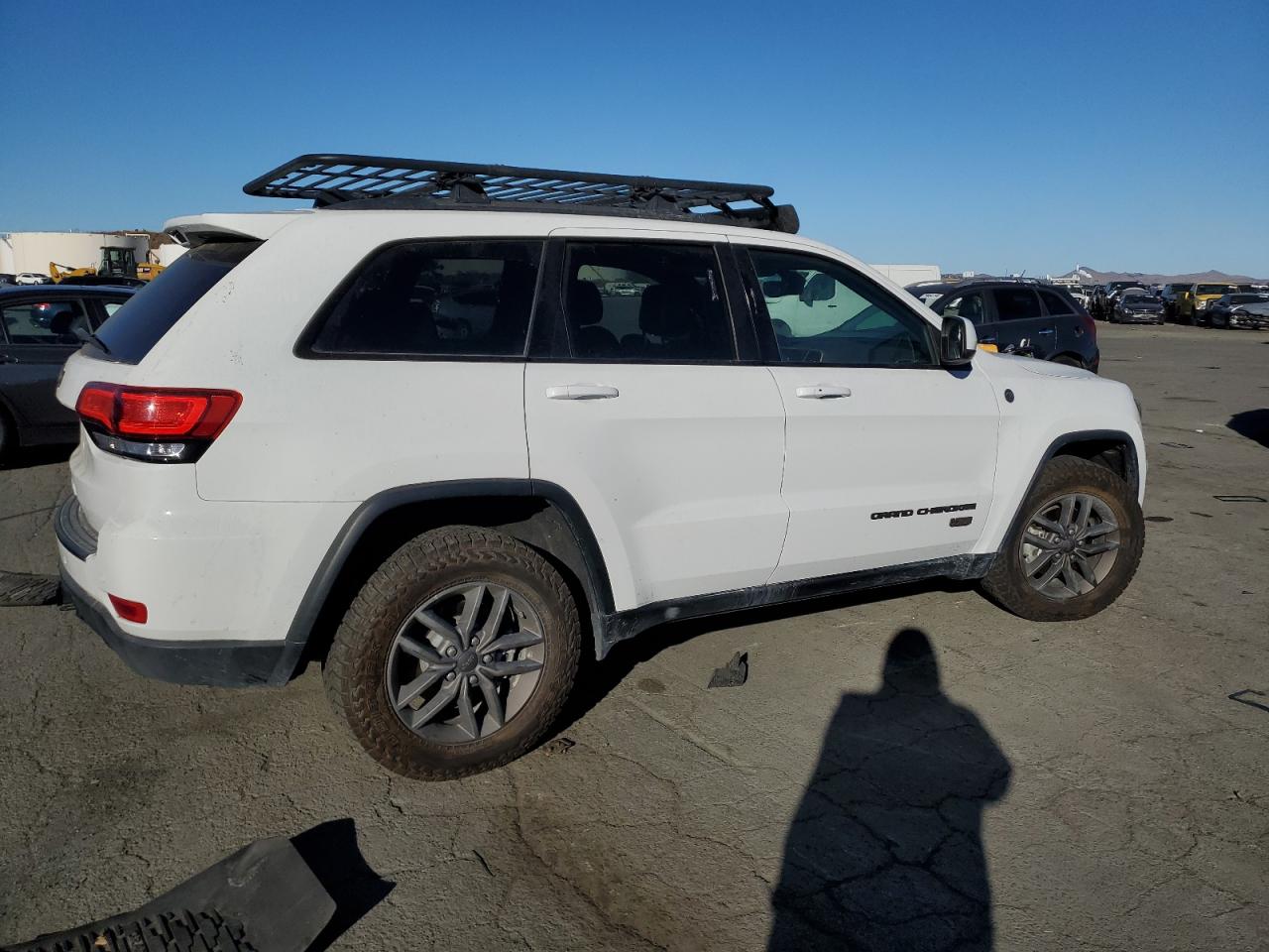 2017 Jeep Grand Cherokee - Image 3