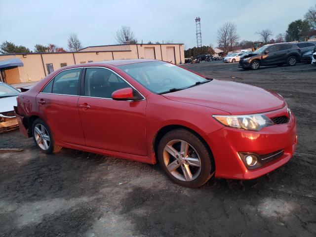  TOYOTA CAMRY 2012 Czerwony