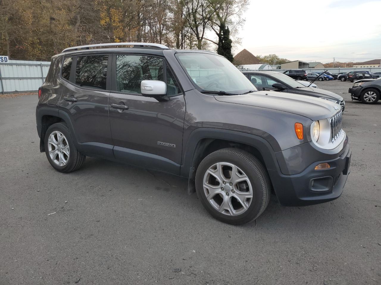 2018 Jeep Renegade - Image 4