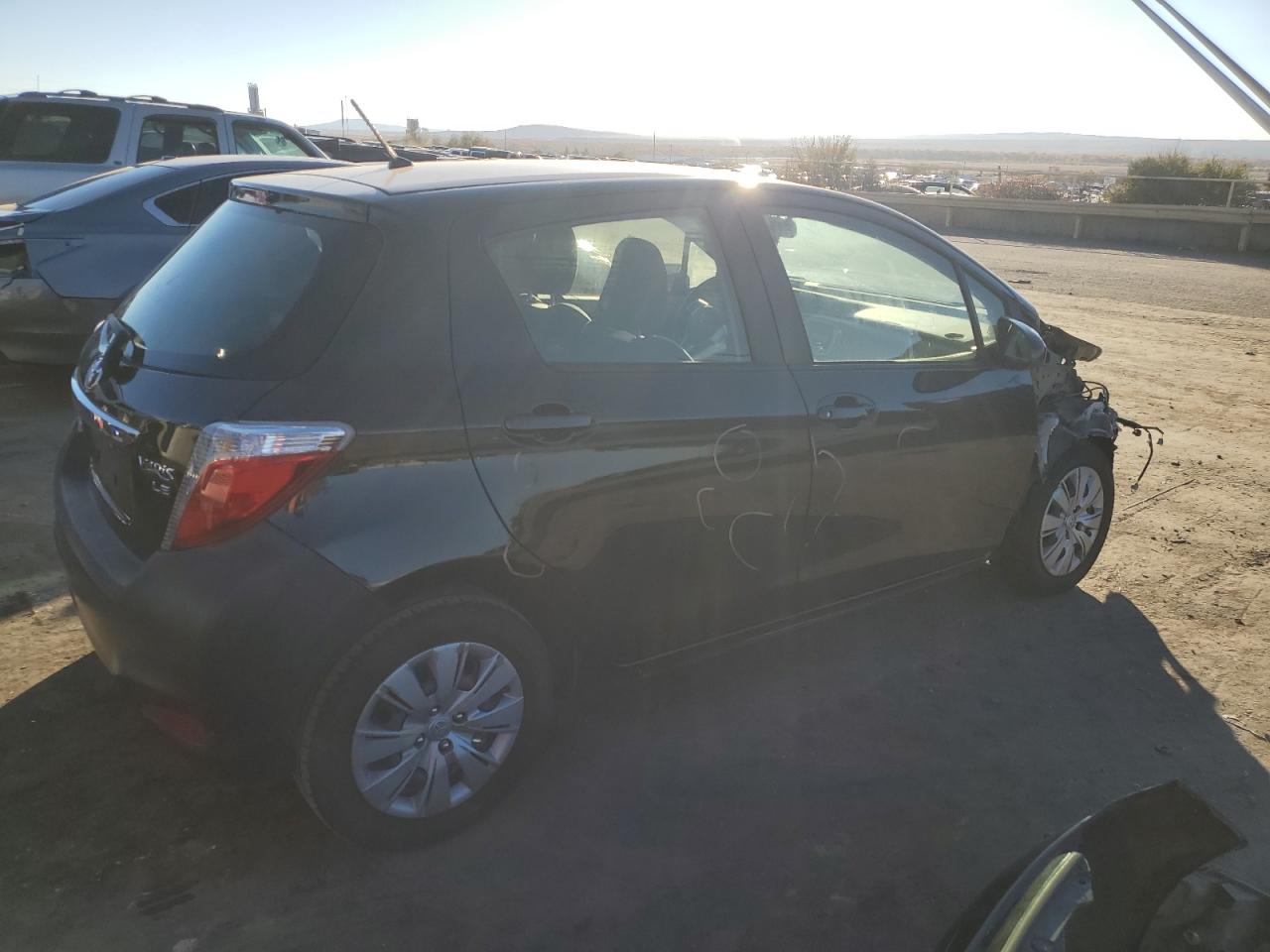 VIN JTDKTUD34DD568875 2013 TOYOTA YARIS no.3