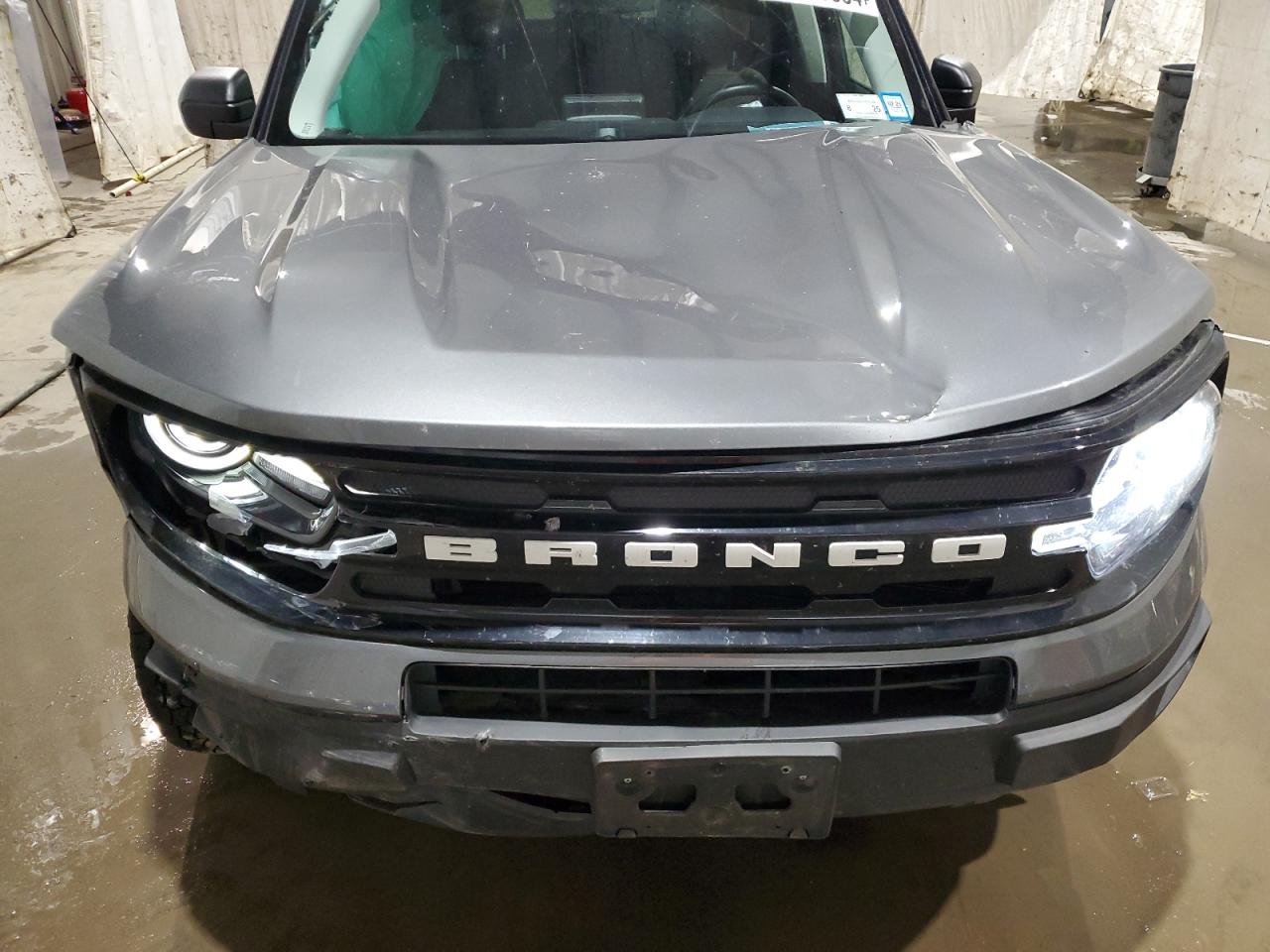 2022 Ford Bronco - Image 14