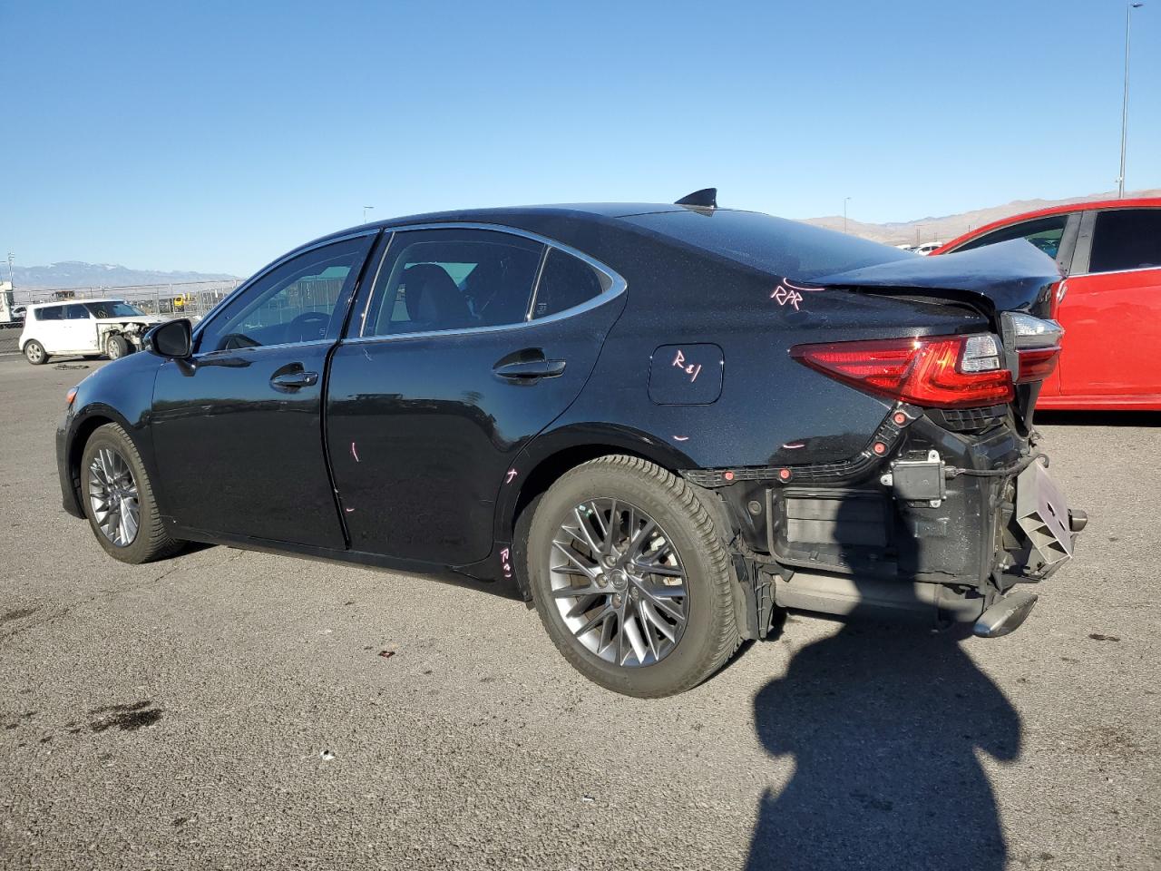 2018 Lexus ES - Image 2