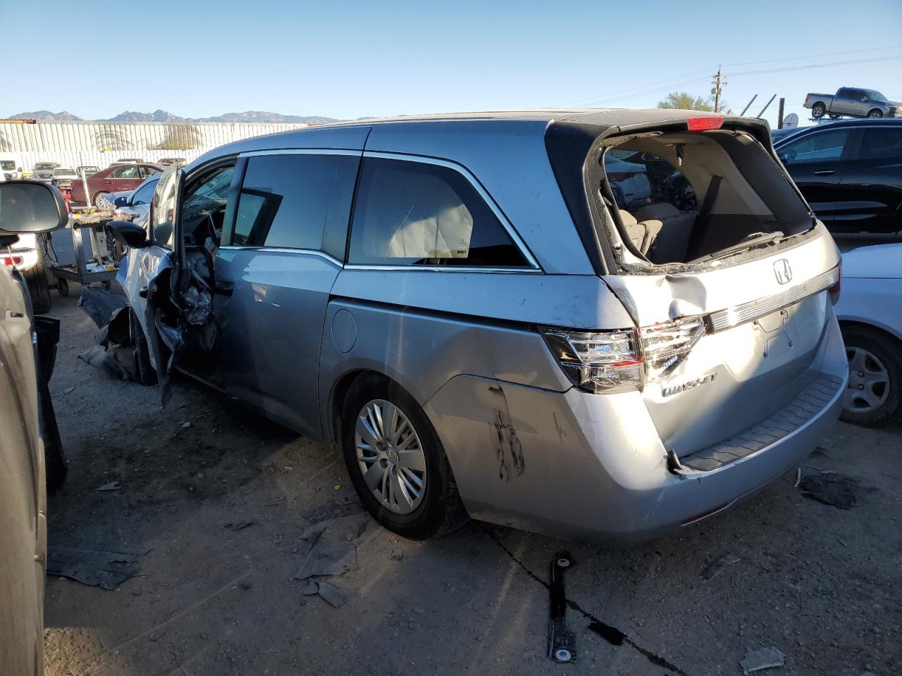 2016 Honda Odyssey - Image 2