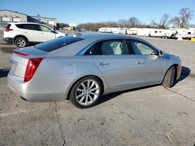 Sedans CADILLAC XTS 2016 Srebrny
