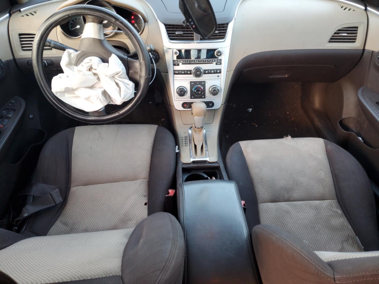2011 Chevrolet Malibu - Image 8