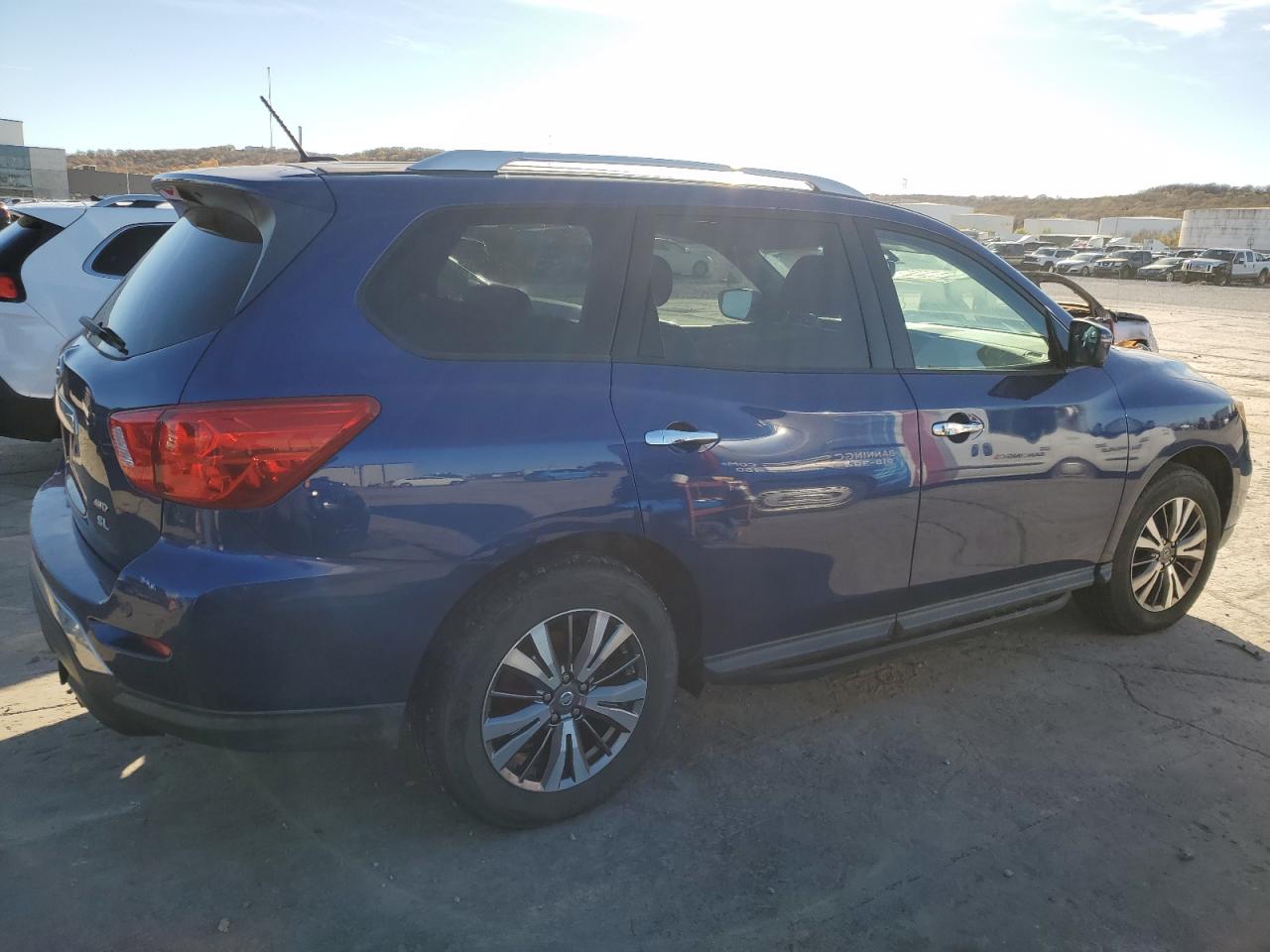 2018 Nissan Pathfinder - Image 3