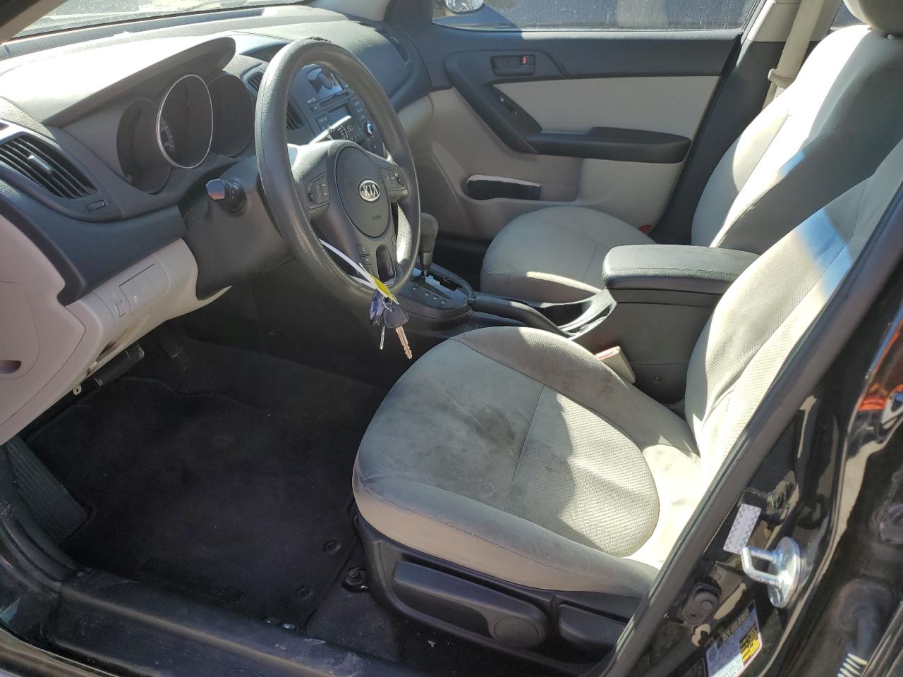 2010 Kia Forte - Image 7